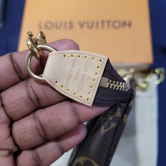 Louis Vuitton cosmetic Pouch New - Picture 4 of 12